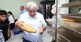 Konya'nın bir ilçesi daha Halk Ekmek'e kavuştu: 10 TL'den satışta