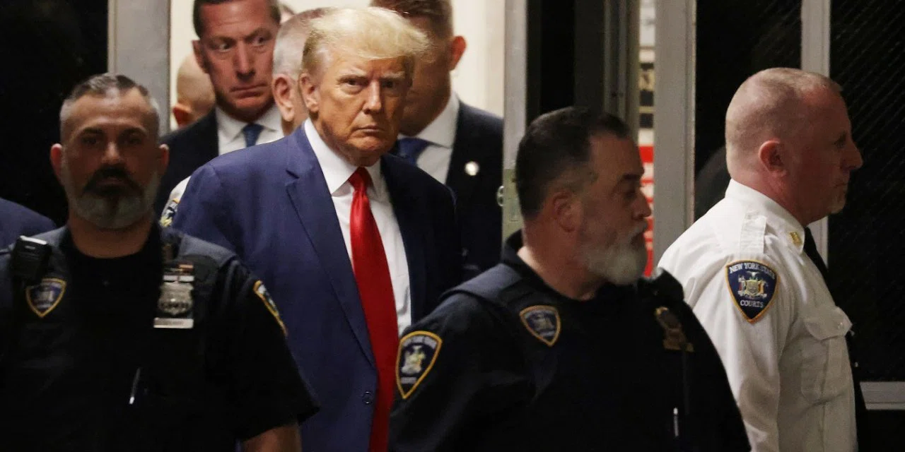 Trump hakim karşısında: Hakkındaki 34 suçlamayı reddetti