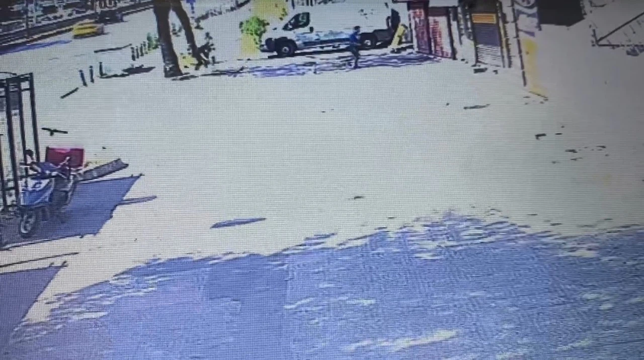 Yol ortasında arkadaşını defalarca bıçakladı