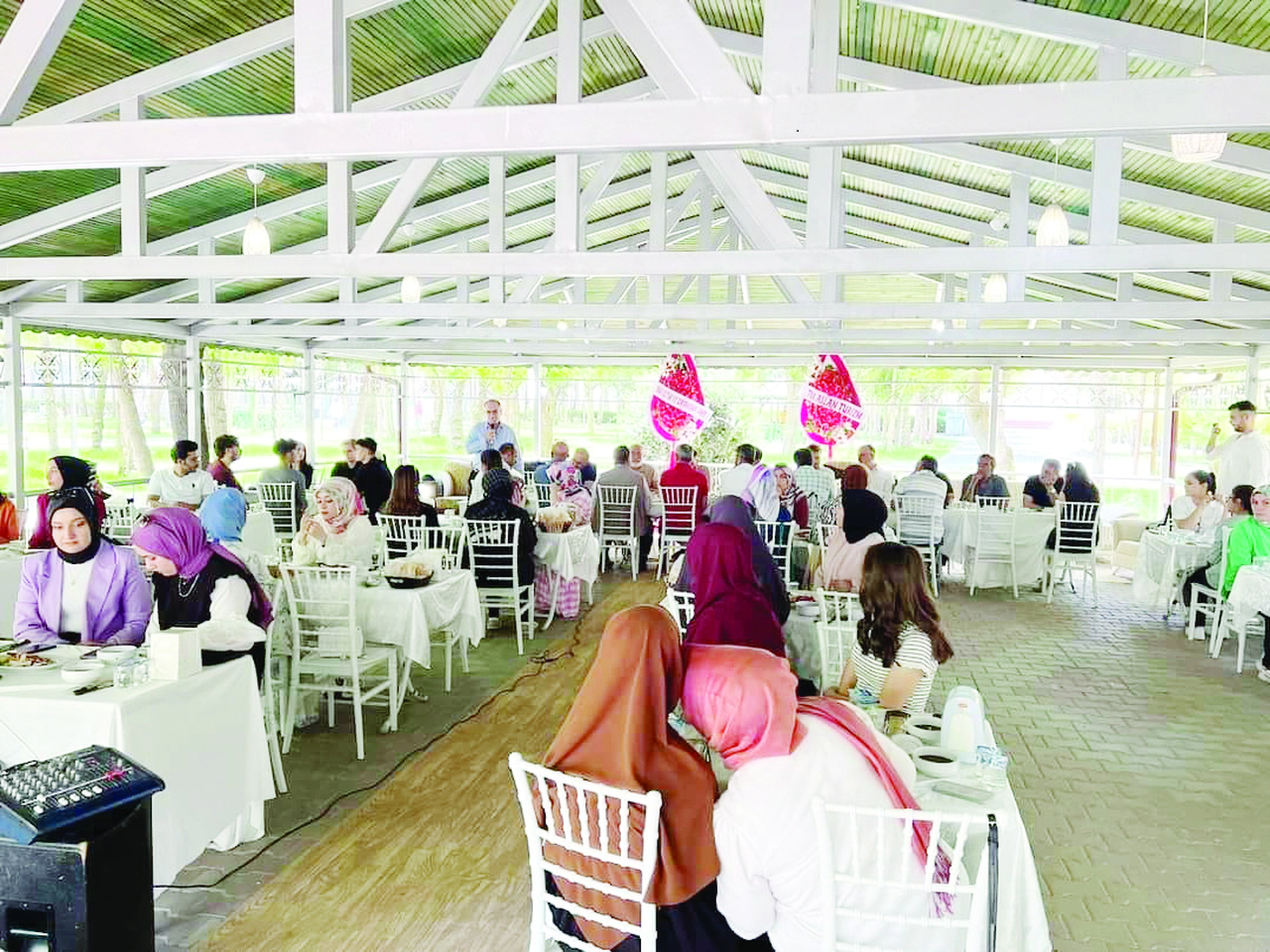 İş insanı Ali Yaka, öğrencilerle buluştu