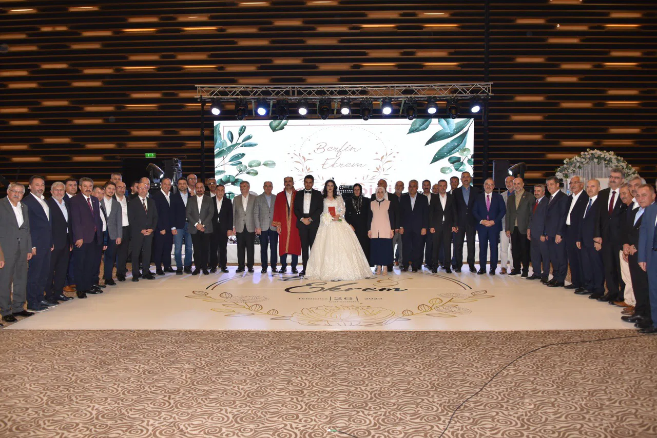 Konya’da siyasileri buluşturan düğün
