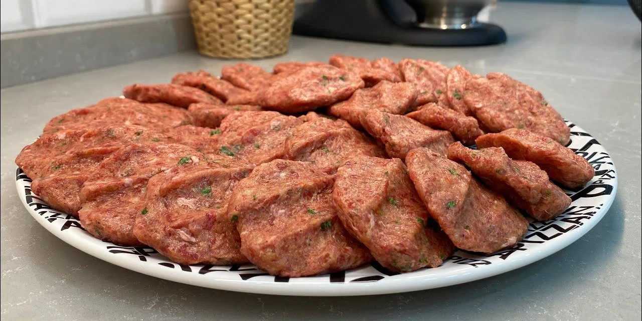 Köfteniz sulu olmuyor kuru mu oluyor? İşte asla kuru olmayan iyi pişmiş köftenin sırları