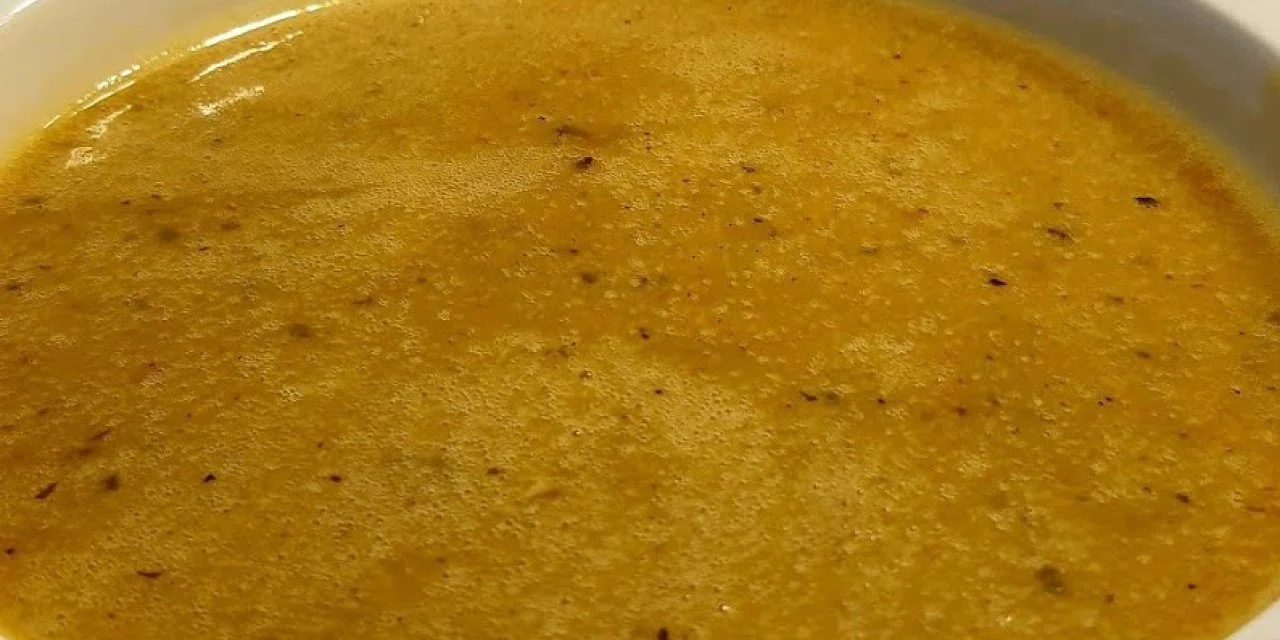 Mercimek çorbası bu teknikle süzüm süzüm oluyor! Sadece 1 kaşık eklemek bile yeterli