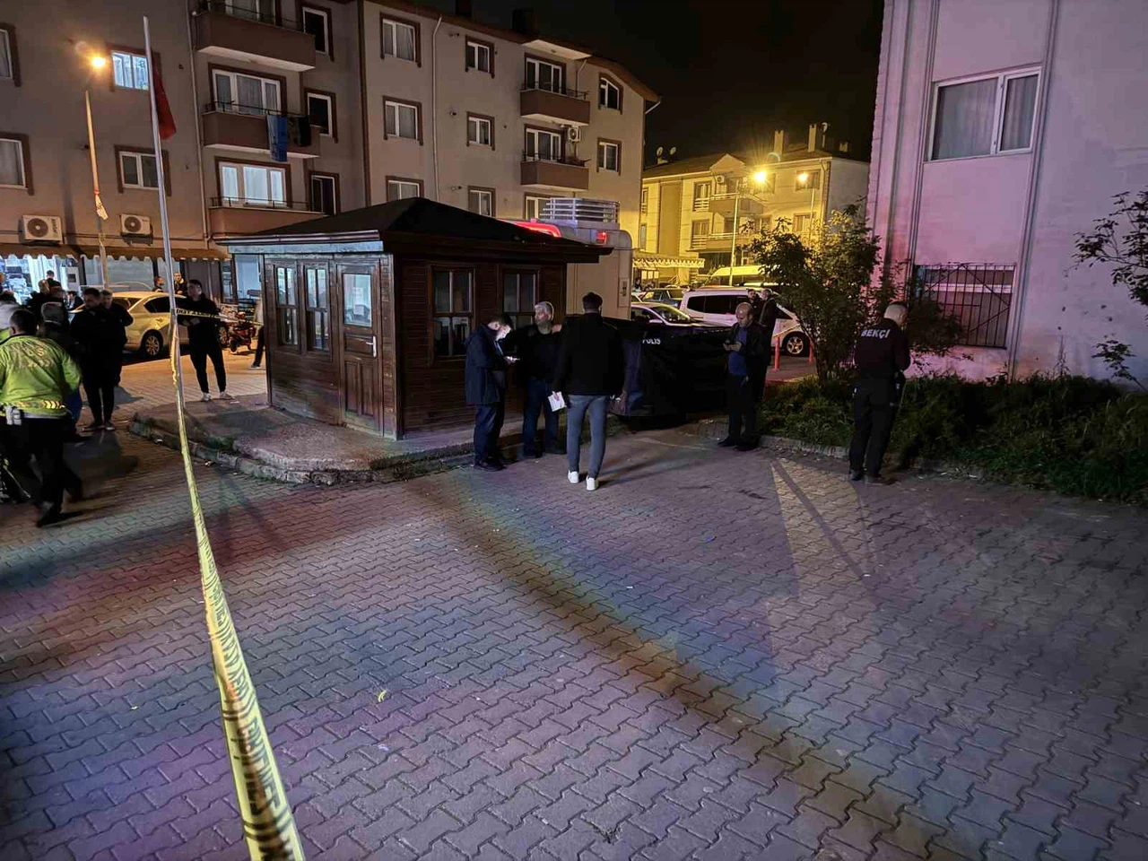 Aile faciası: Büyük oğul üvey annesini ve öz babasını, küçük kardeş ise ağabeyini öldürdü