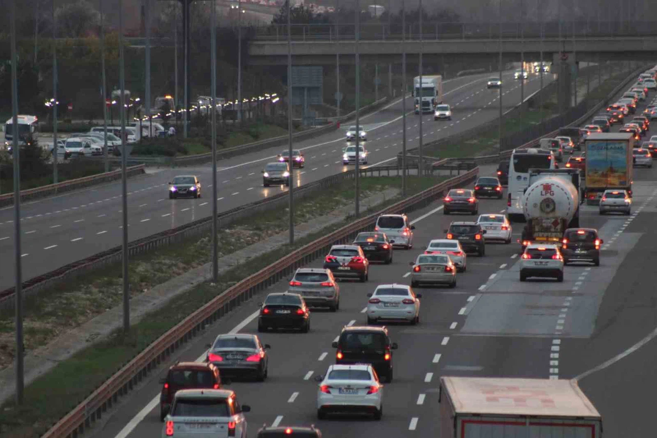 Tatilcilerin trafik çilesi başladı