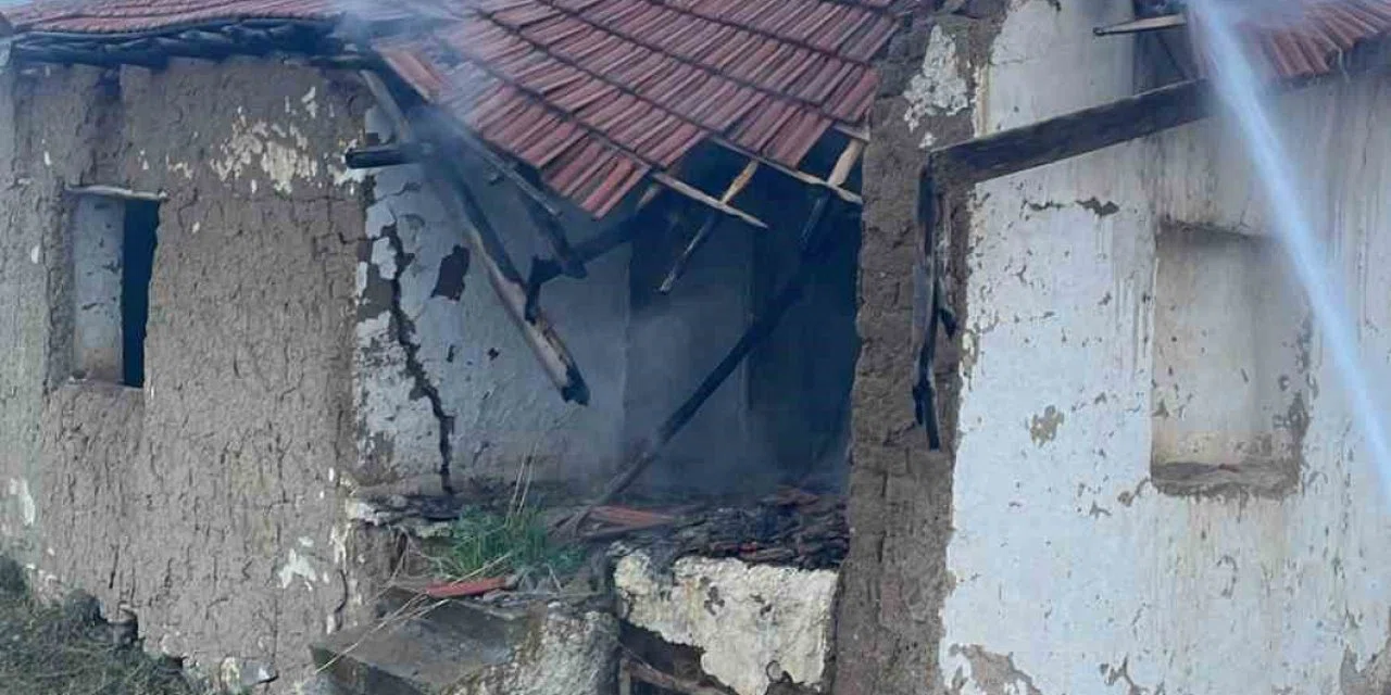 Konya'da metruk evde yangın