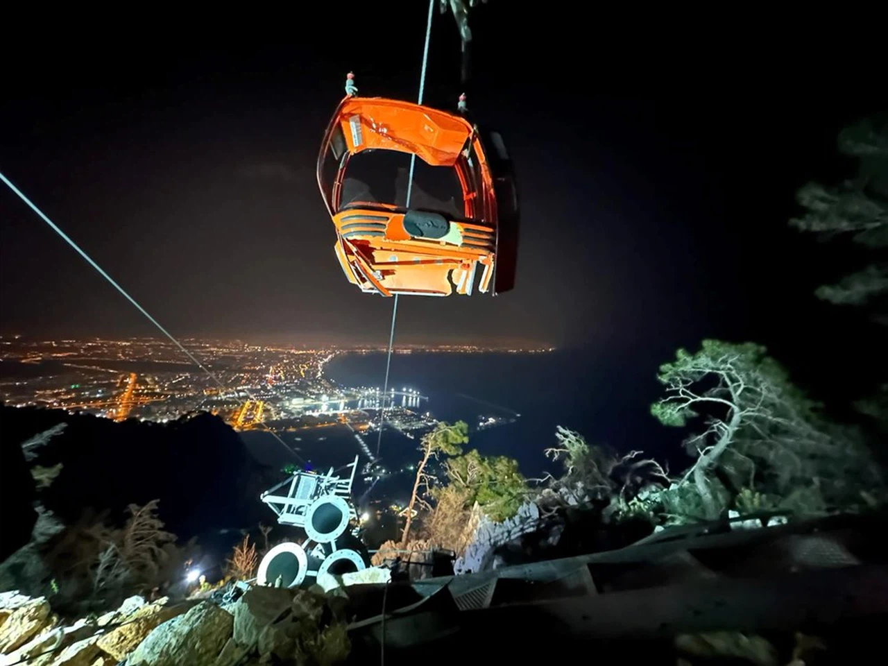 Teleferik kazasında yaralanan 17 kişi hastanelere nakledildi