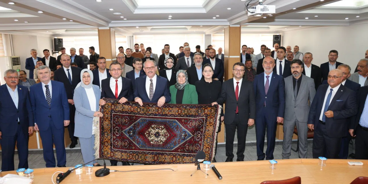 Konya'da olaylı seçimin ardından başkan mazbatasını aldı