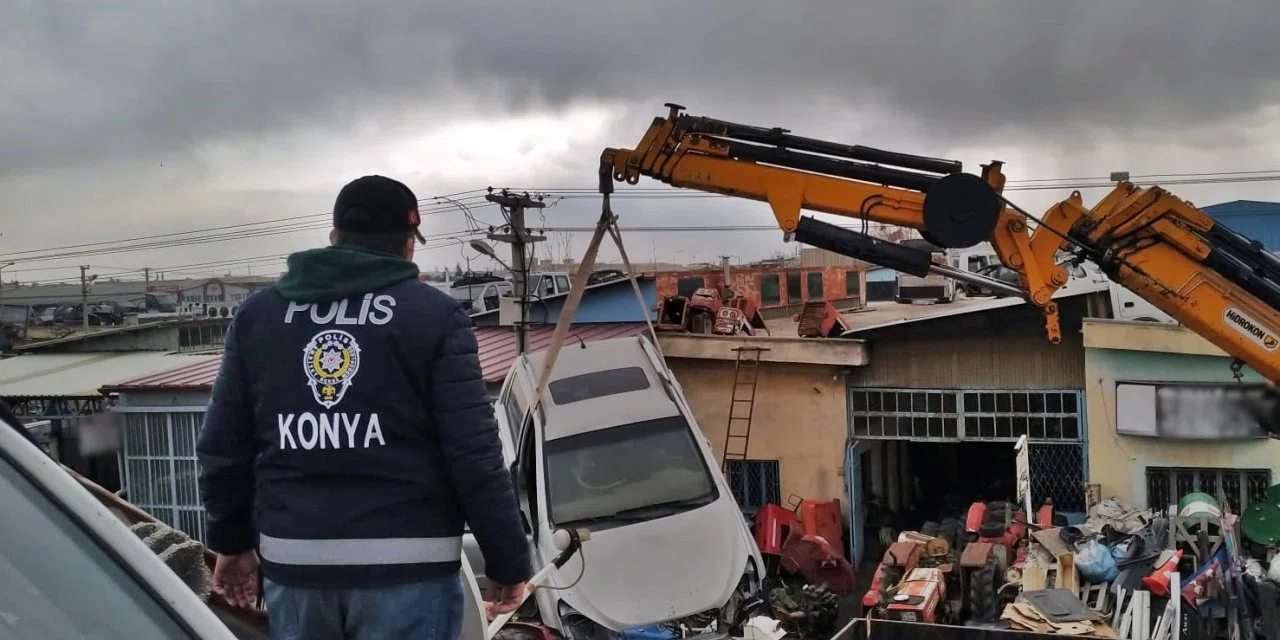 Oto fareleri Konya'ya dadanmıştı! Kapana kısıldılar