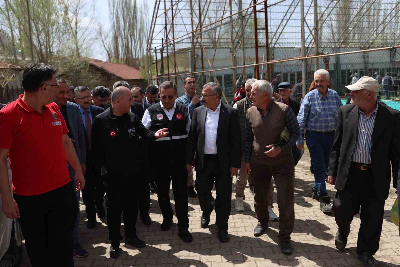 Depremin vurduğu Tokat'ta 5 bina yıkıldı