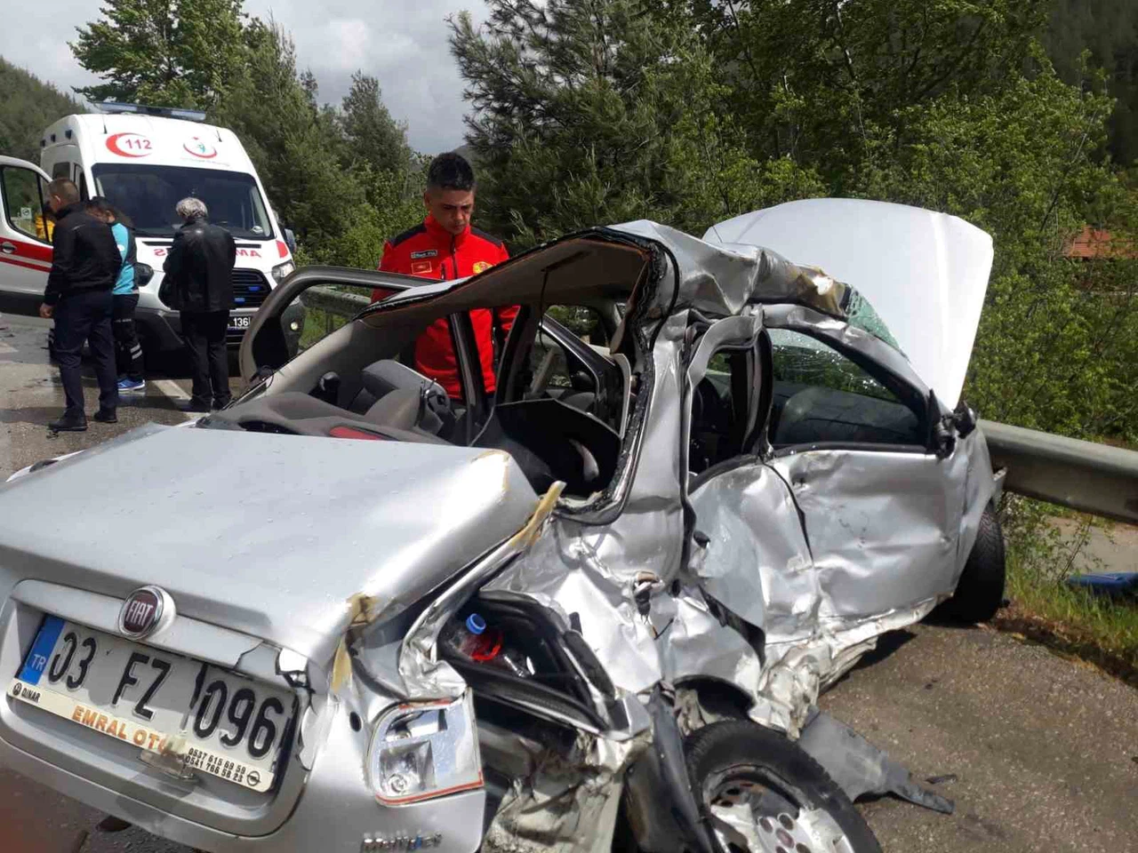 Otobüs ile çarpışan otomobil sürücüsü hayatını kaybetti