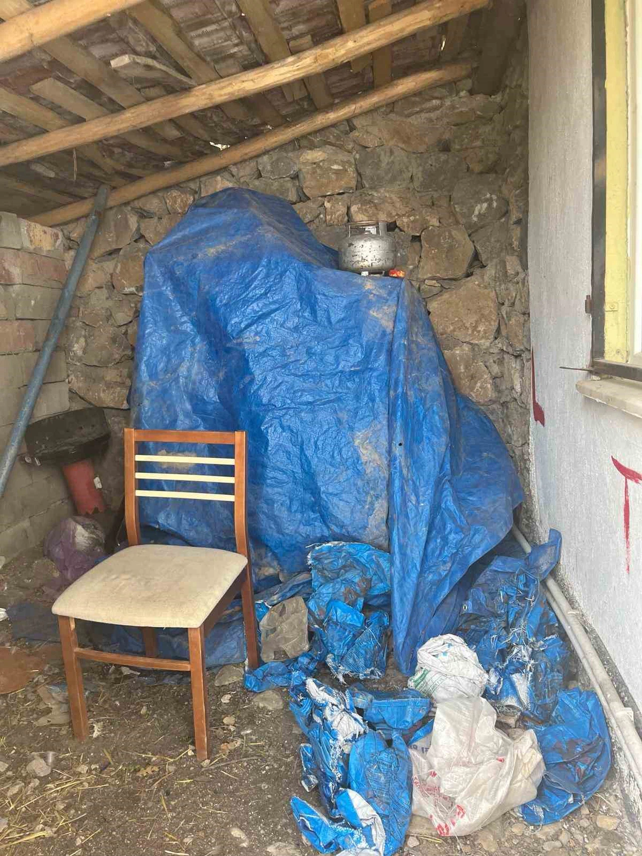 Esrar yetiştiren kadın bakın nerede yakalandı