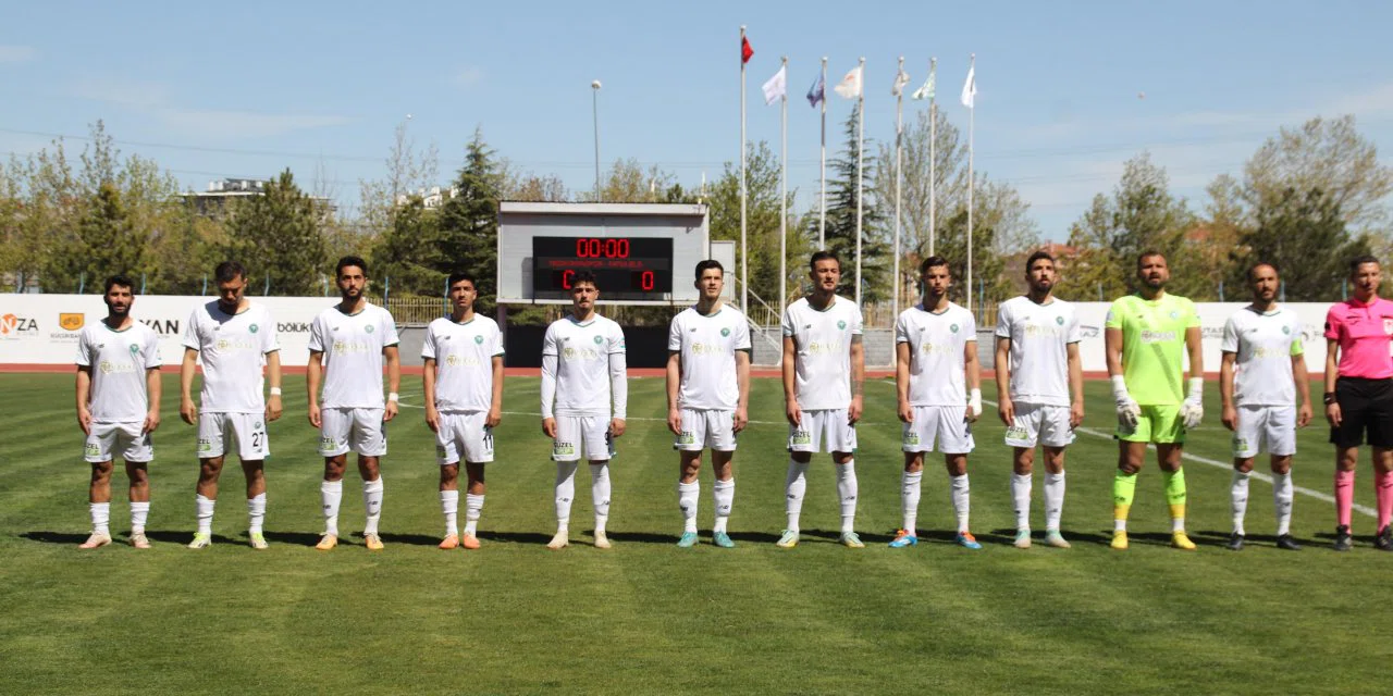 1922 Konyaspor berabere kalarak ligde kaldı! Helal olsun size çocuklar