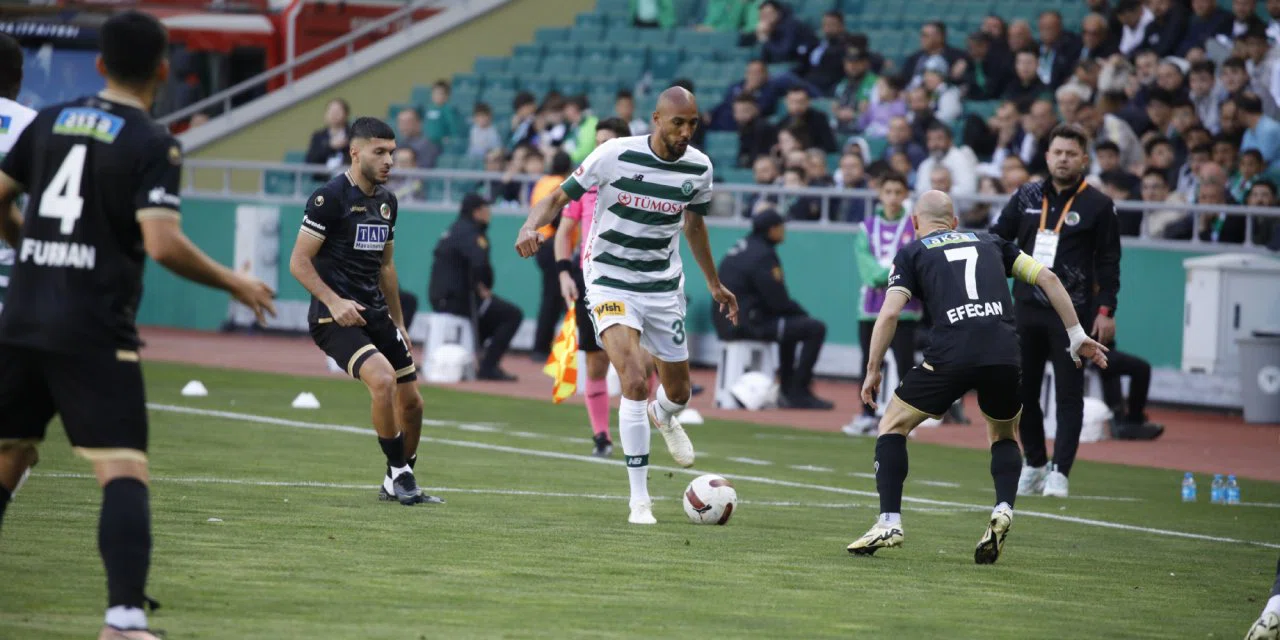 Konyaspor evinde galibiyeti unuttu! Hasret sürüyor