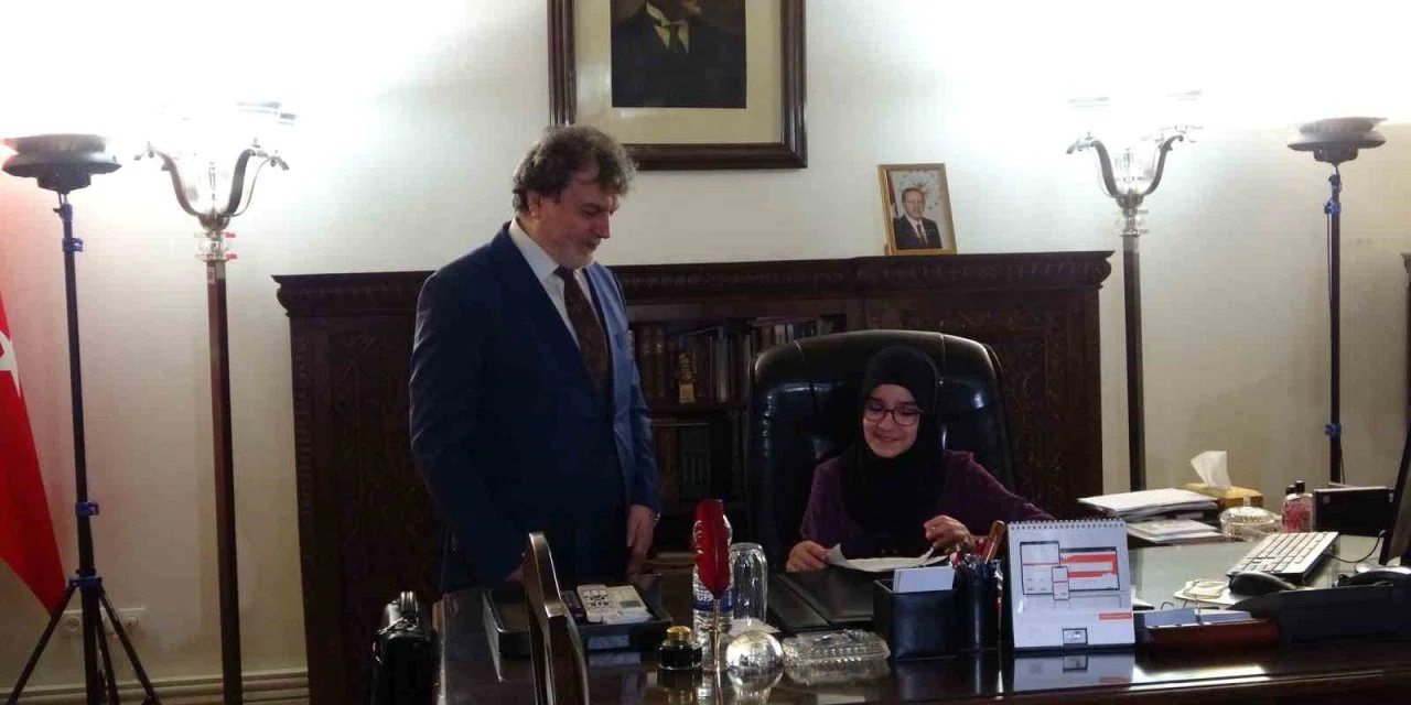 İran’da 23 Nisan Ulusal Egemenlik ve Çocuk Bayramı coşkuyla kutlandı