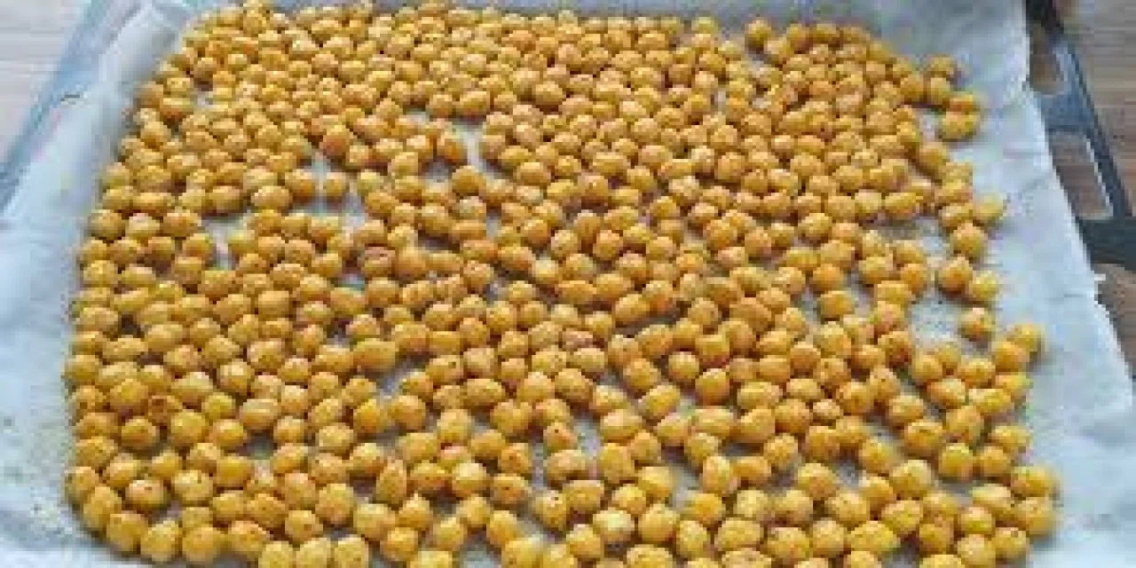 Leblebi tüketenler yaşadı. 1 avuç leblebi tüketmek bakın vücuda ne gibi faydalar sağlıyor