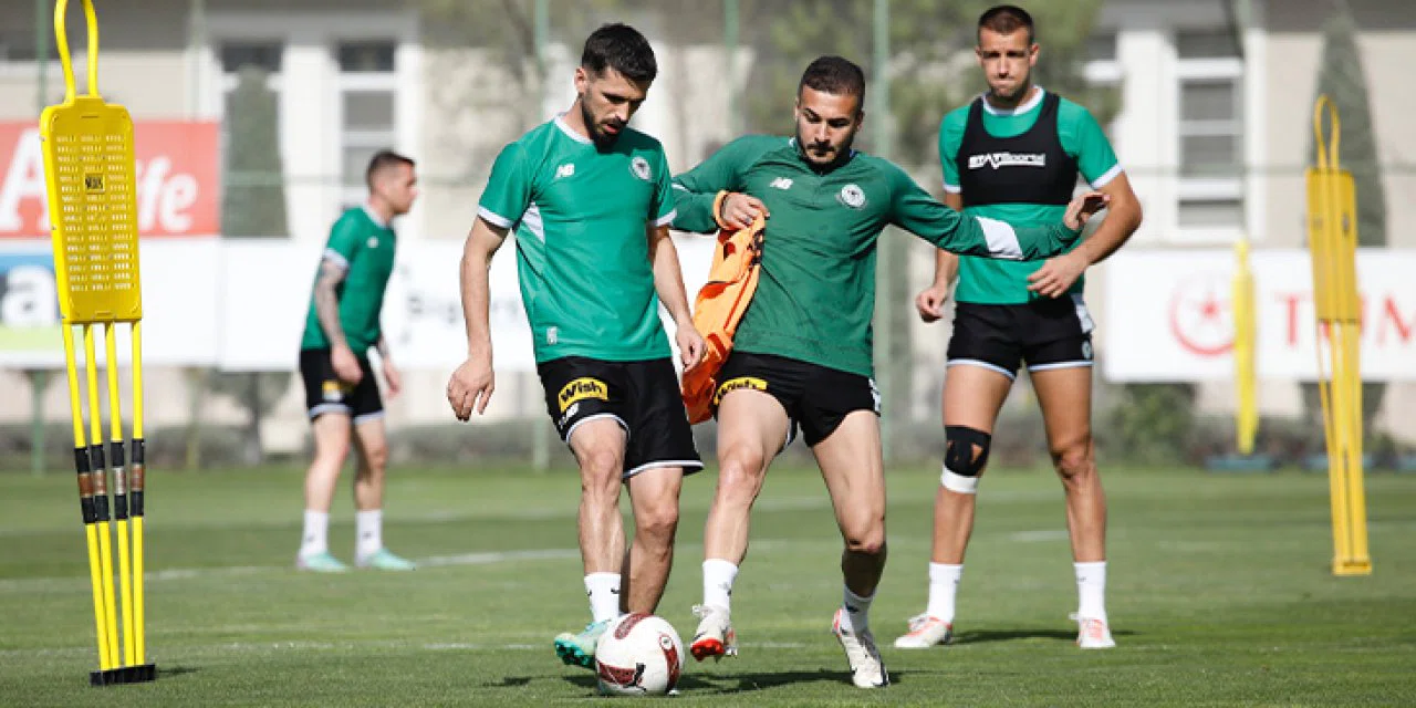 Konyaspor yeni hocasıyla topbaşı yapacak