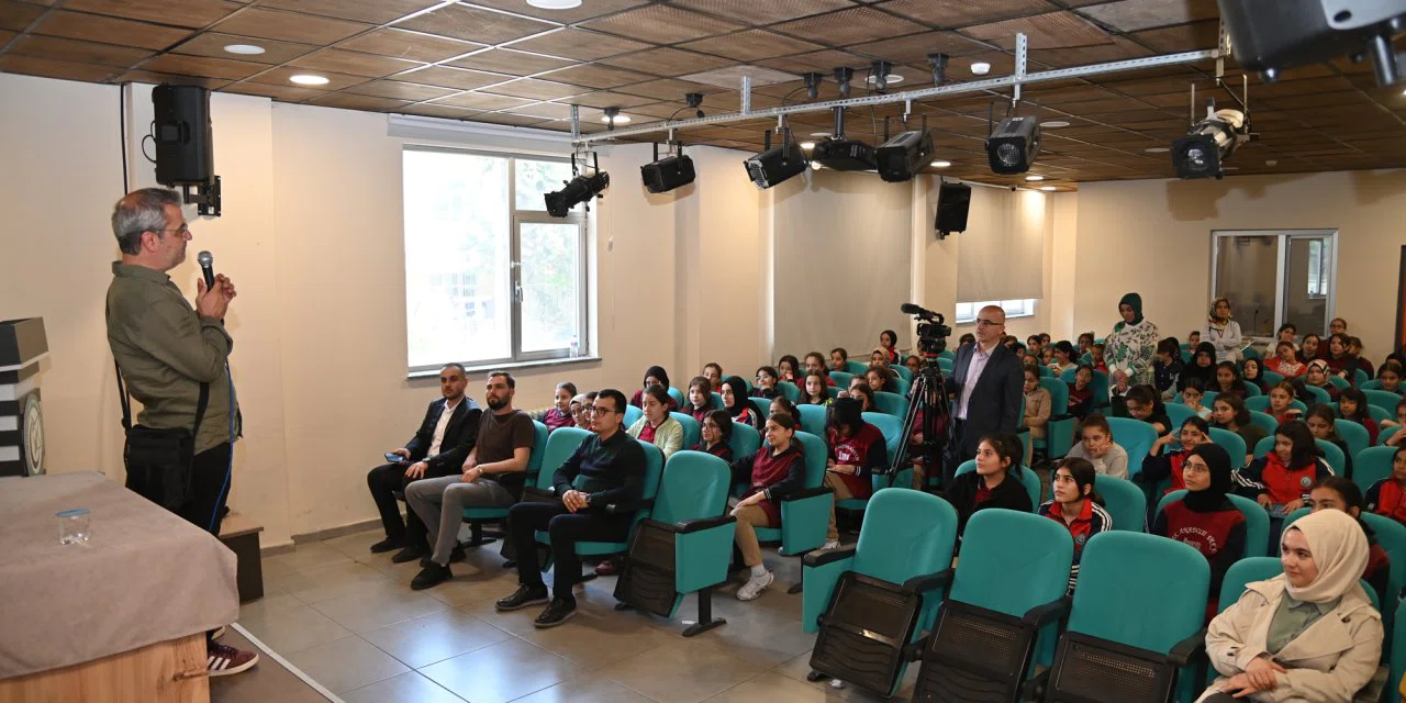 Selçuklu'da öğrenciler, yazarlar ile buluşuyor