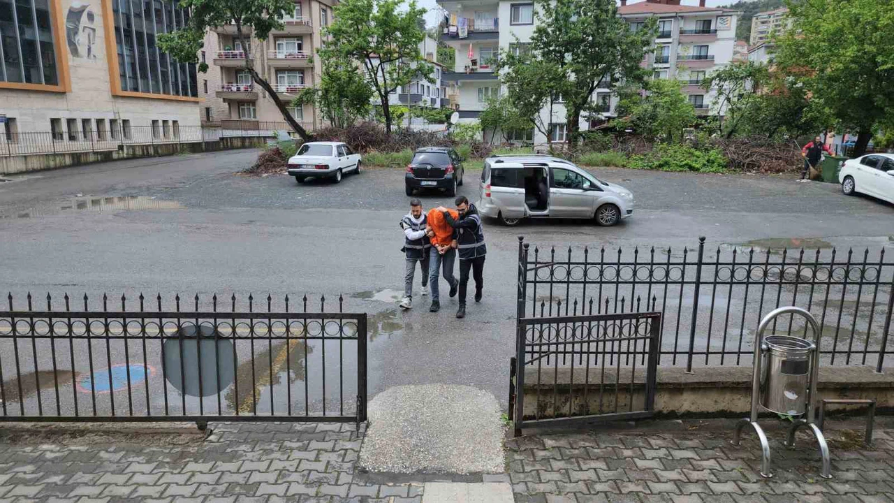 Eski kız arkadaşının sevgilisine torpil tuzağı