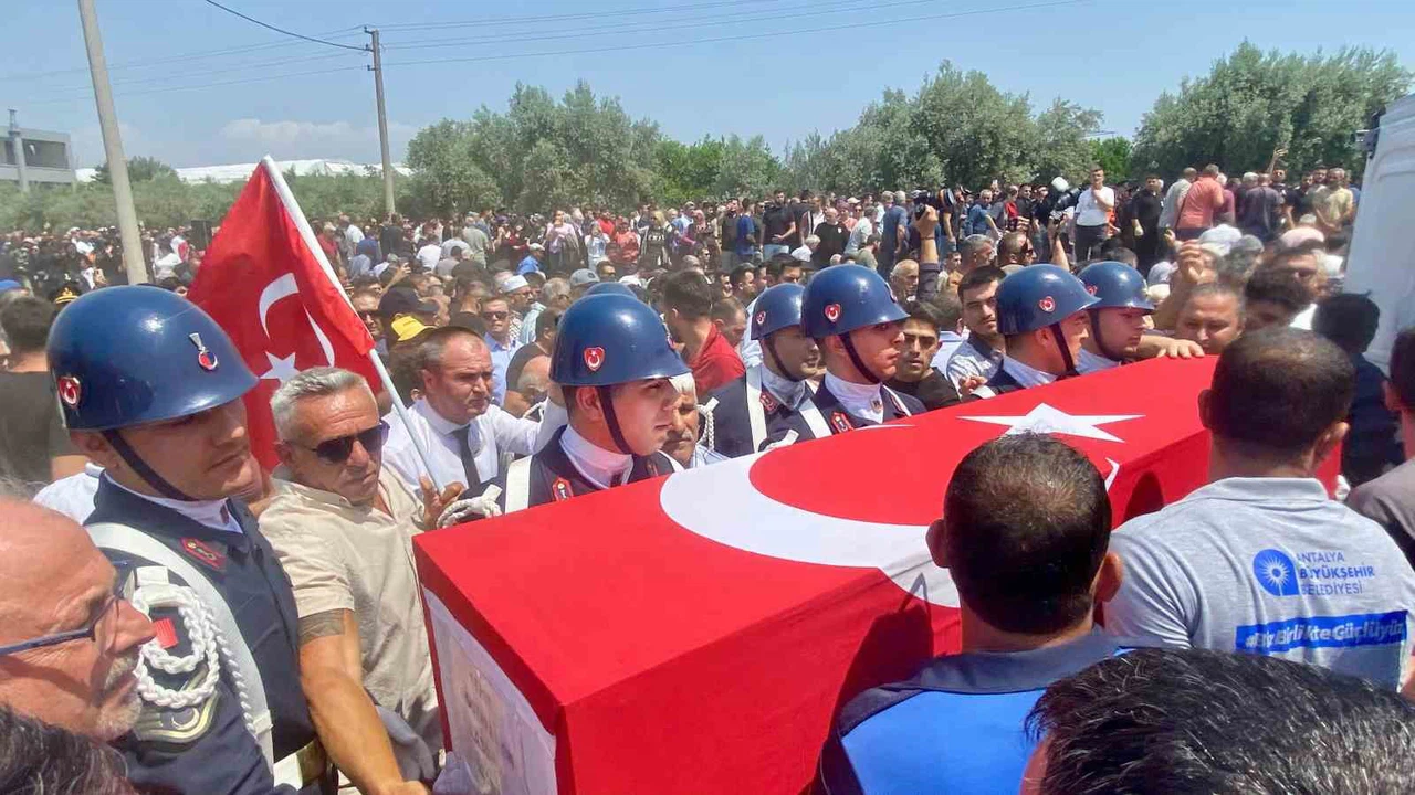 Şehidin son türküsü duygulandırdı