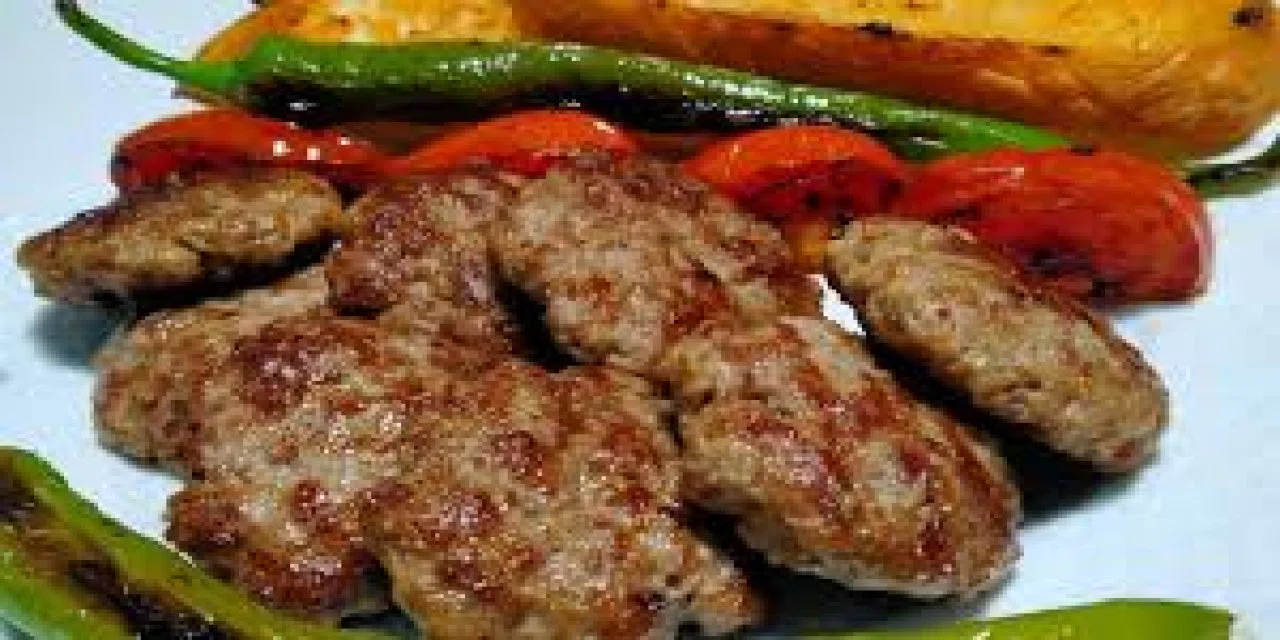 Köfte harcına birazcık ekleyin köfteler puf puf kabarıyor ve asla pişince sönme oluşmuyor