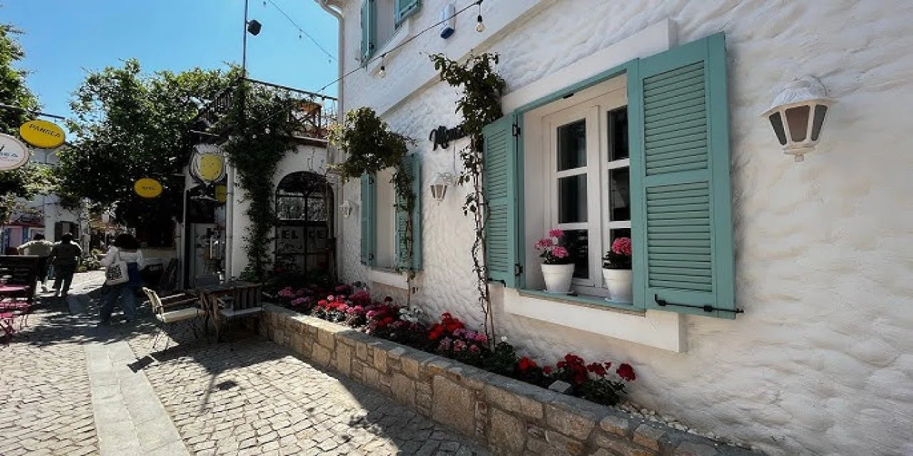 İzmir'in akın akın göç alan ilçesi açıklandı. Emlakçılar artık herkese ev yok cevabı vermekten yoruldu