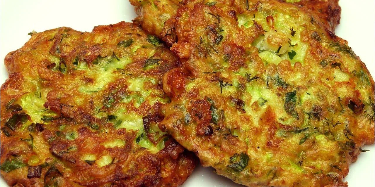 Sevmeyeni yok. Köfte kıvamında mücver yapmanın püf noktaları. Lezzetine doyum olmuyor