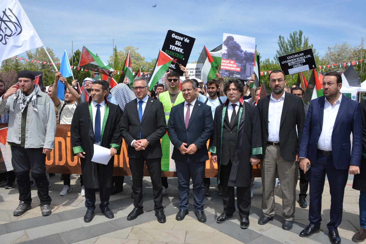 Selçuk Üniversitesi'nde nöbet sürüyor