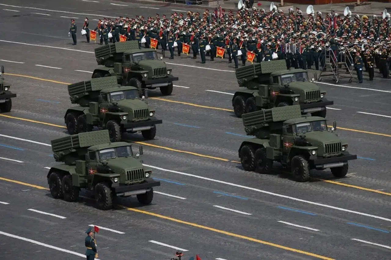 Rus ordusundan Nazilere karşı zaferin 79'ncu yıldönümünde gövde gösterisi