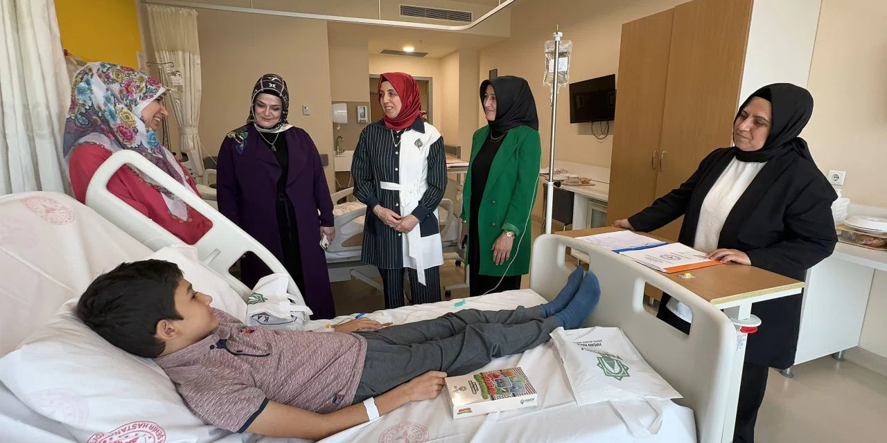 Karatay'dan Anneler Günü'nde anlamlı ziyaret