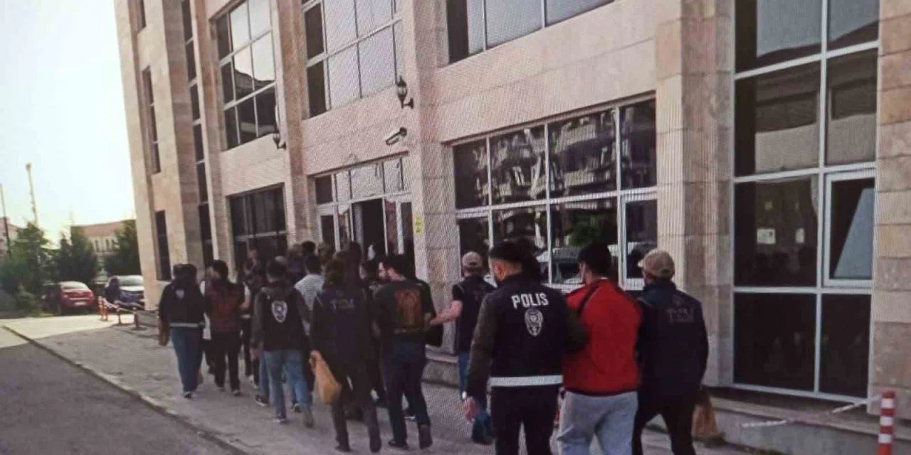 27 ilde FETÖ operasyonu, 93 gözaltı