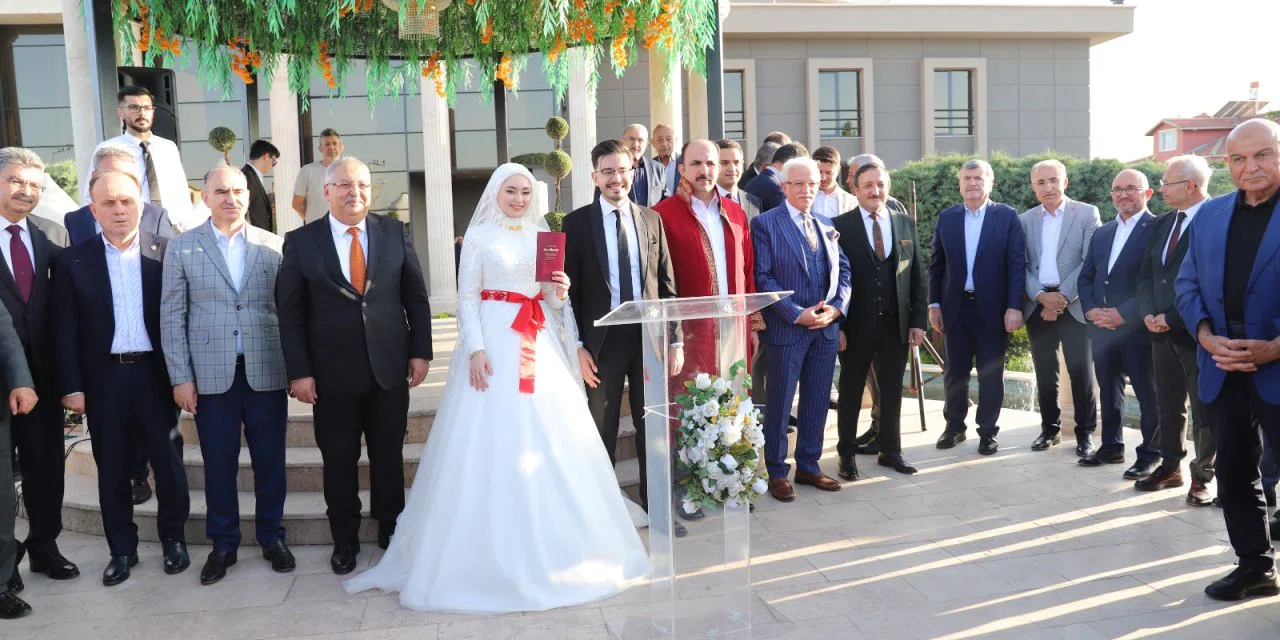 NEÜ Rektörü Prof. Dr. Zorlu, oğlunu evlendirdi