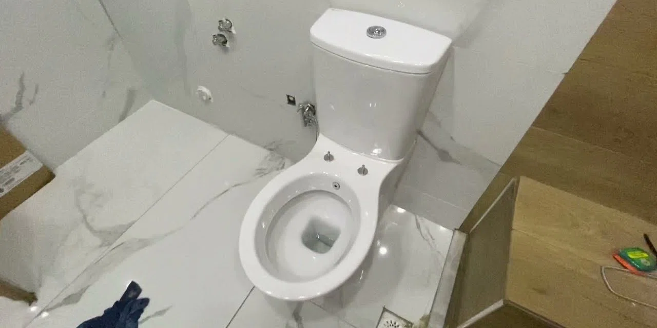 Klozete dökün bakın ne oluyor ? Tuvalet temizlerken işinizi kolaylaştıracak tüyo