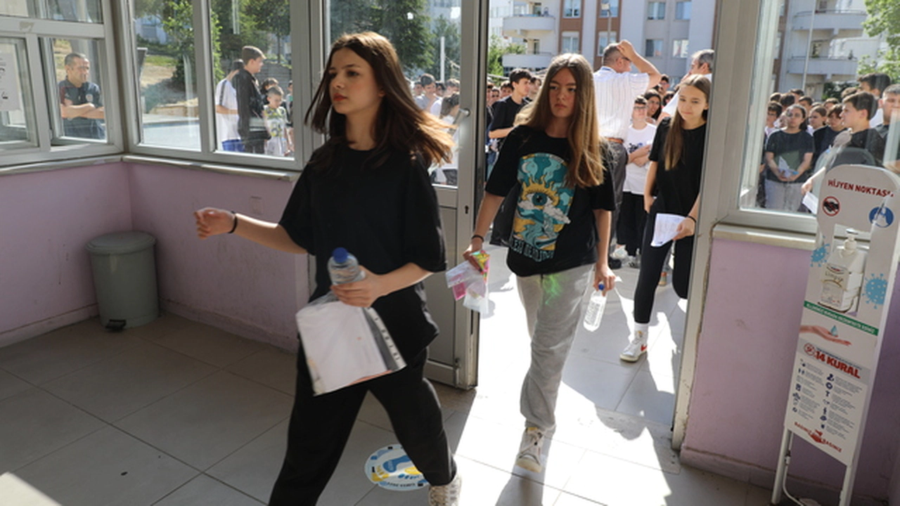 O sınav açıklanıyor: Anne babalara LGS uyarısı