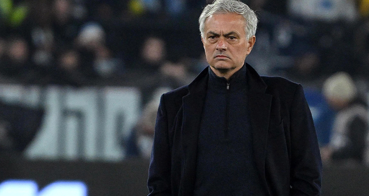 Jose Mourinho’yu taşıyan uçak İstanbul’a iniş yaptı