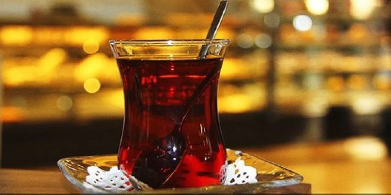 Çay acı mı oluyor? İşte çay demlerken gözden kaçırmamanız gereken önemli uyarı