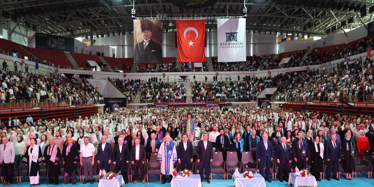 KTO Karatay Üniversitesi 12. dönem mezunlarını verdi