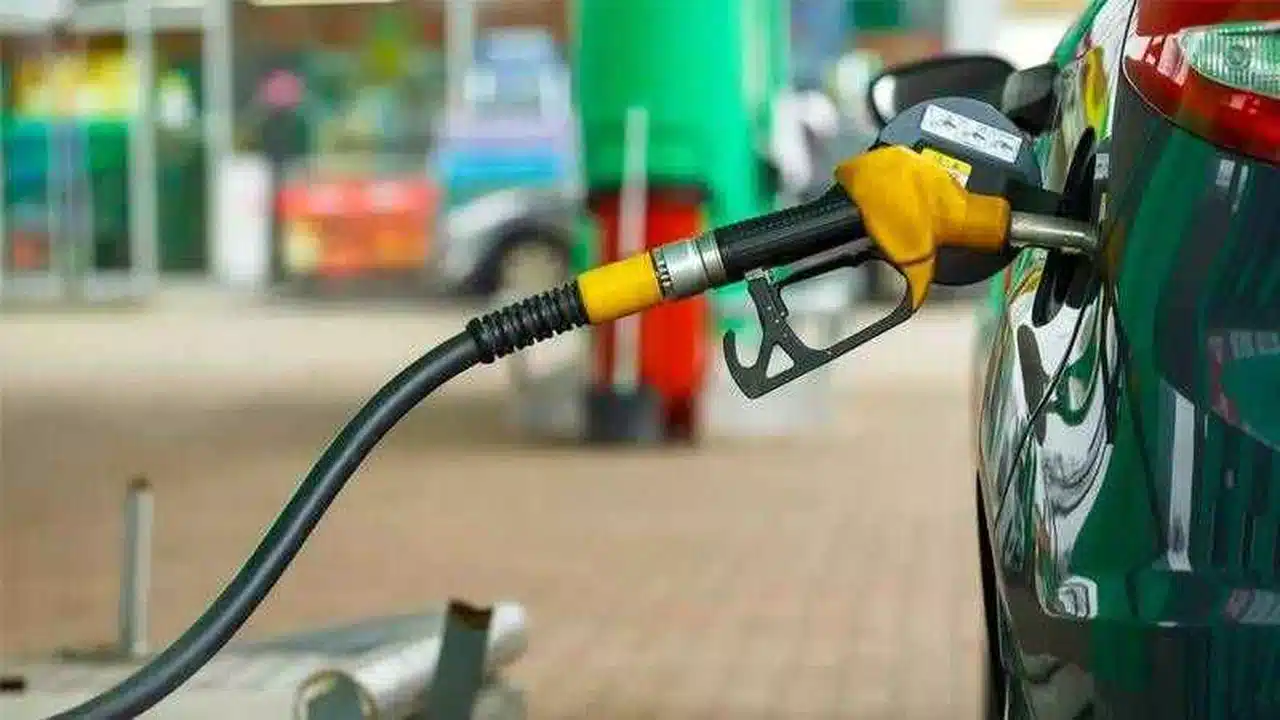 Benzine zam: Tabelalarda bu gece değişiklik olacak