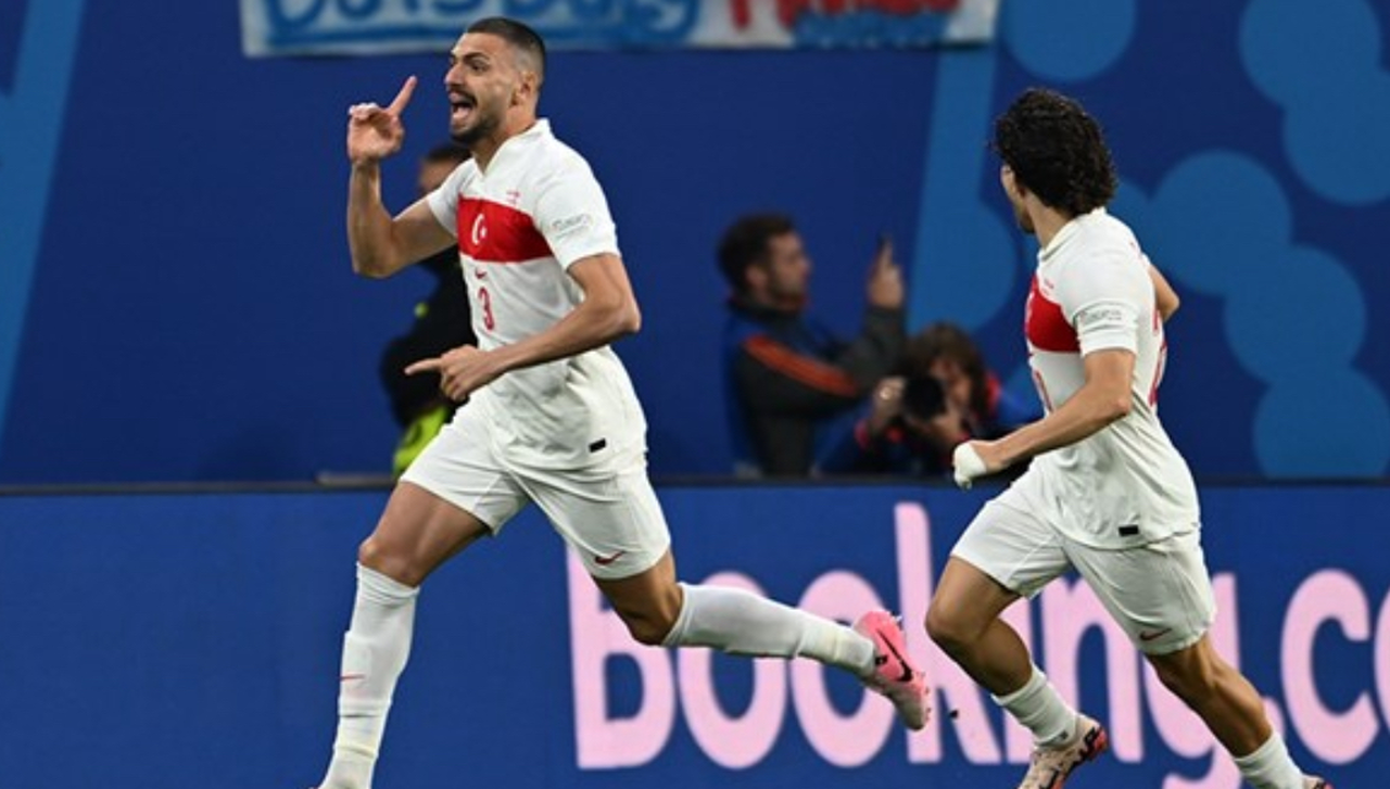 Merih Demiral milli takım ile tarihe geçti