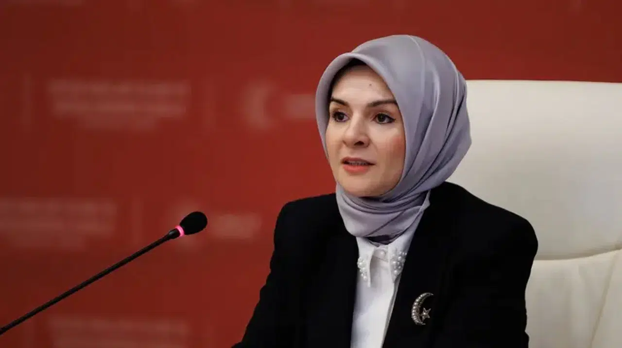 Bakan Göktaş'tan gençlere tavsiye: Düştünüz mü, düştüğünüz yerden kalkacaksınız