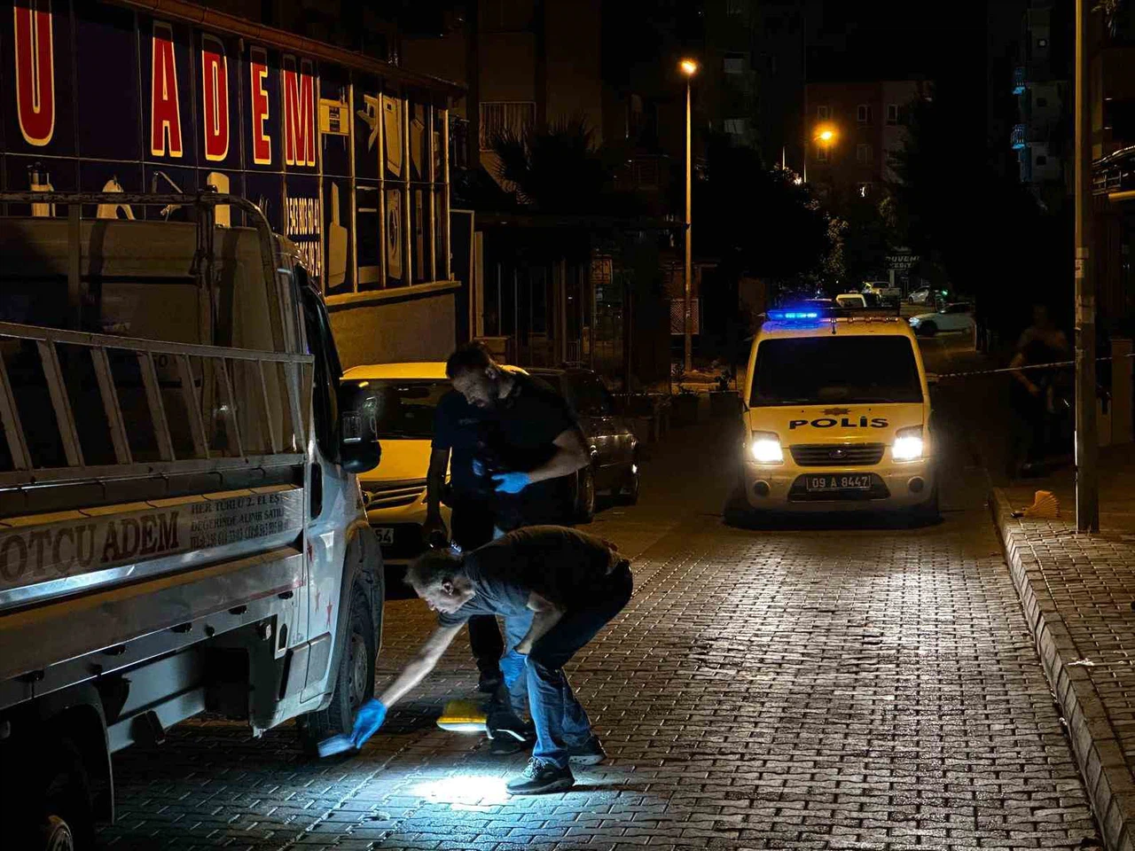 Gecenin sessizliğini silah sesleri bozdu, eski koca dehşet saçtı