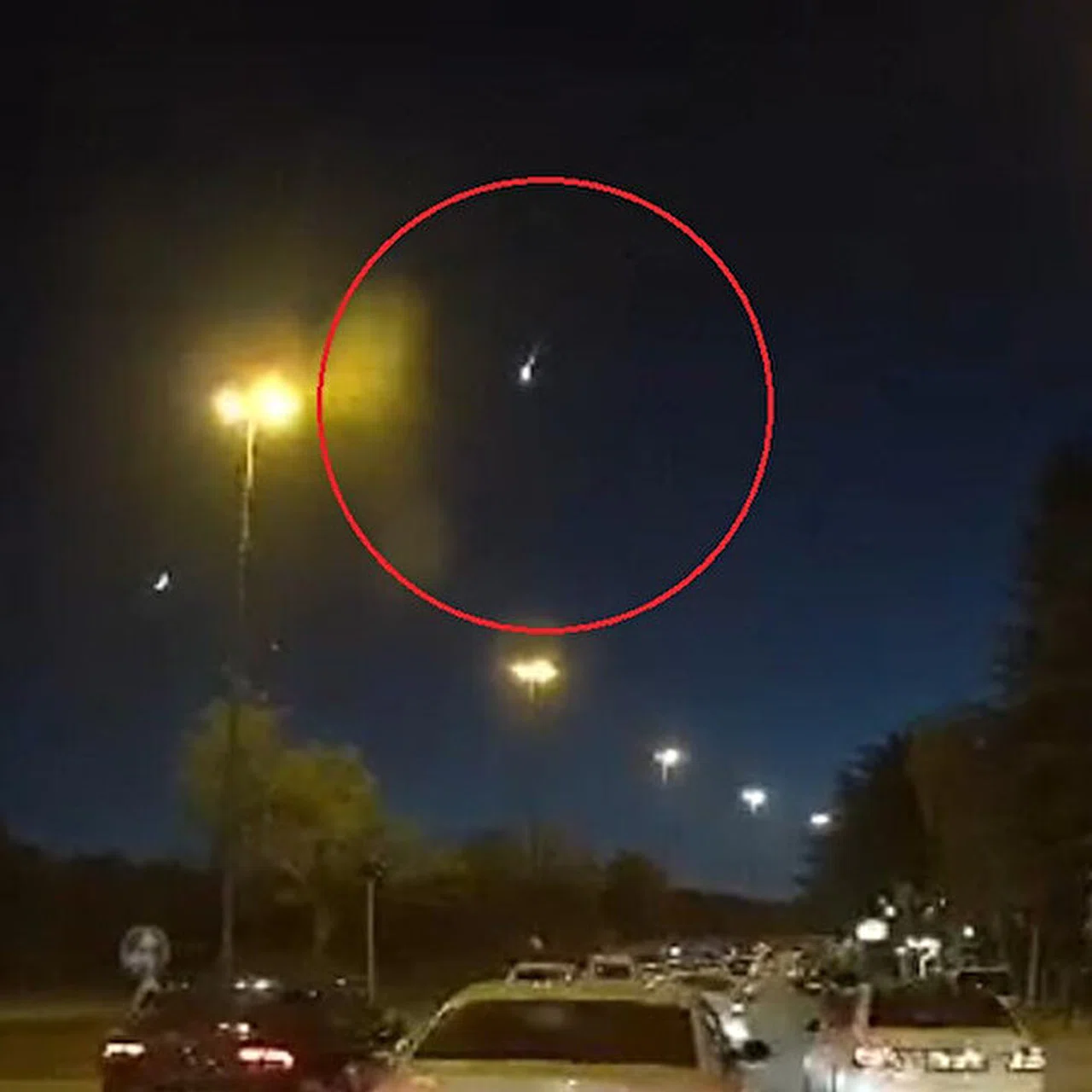 Meteor geceyi aydınlattı
