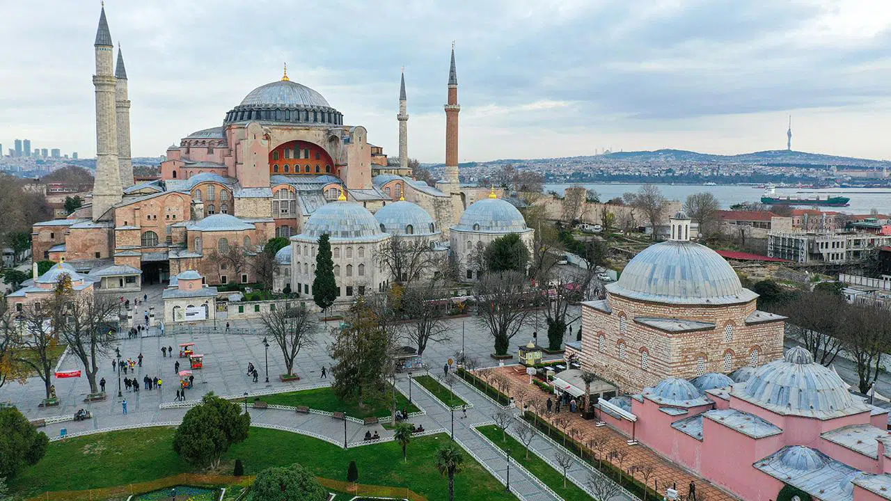 Ayasofya Camii’nde gelecek nesillere taşıyacak değişimler yapıldı