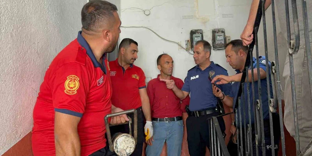 Uyuyakalan gençleri koçbaşı ile eve giren ekipler uyandırdı