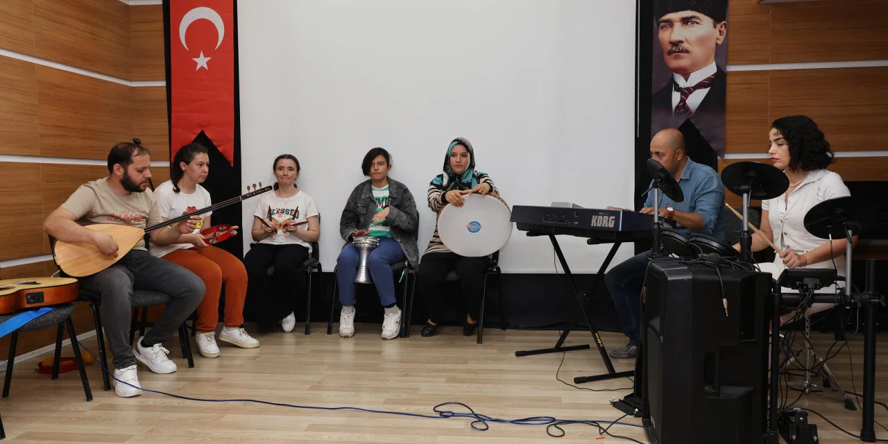 Konya'daki özel öğrencilere KOMEK dopingi