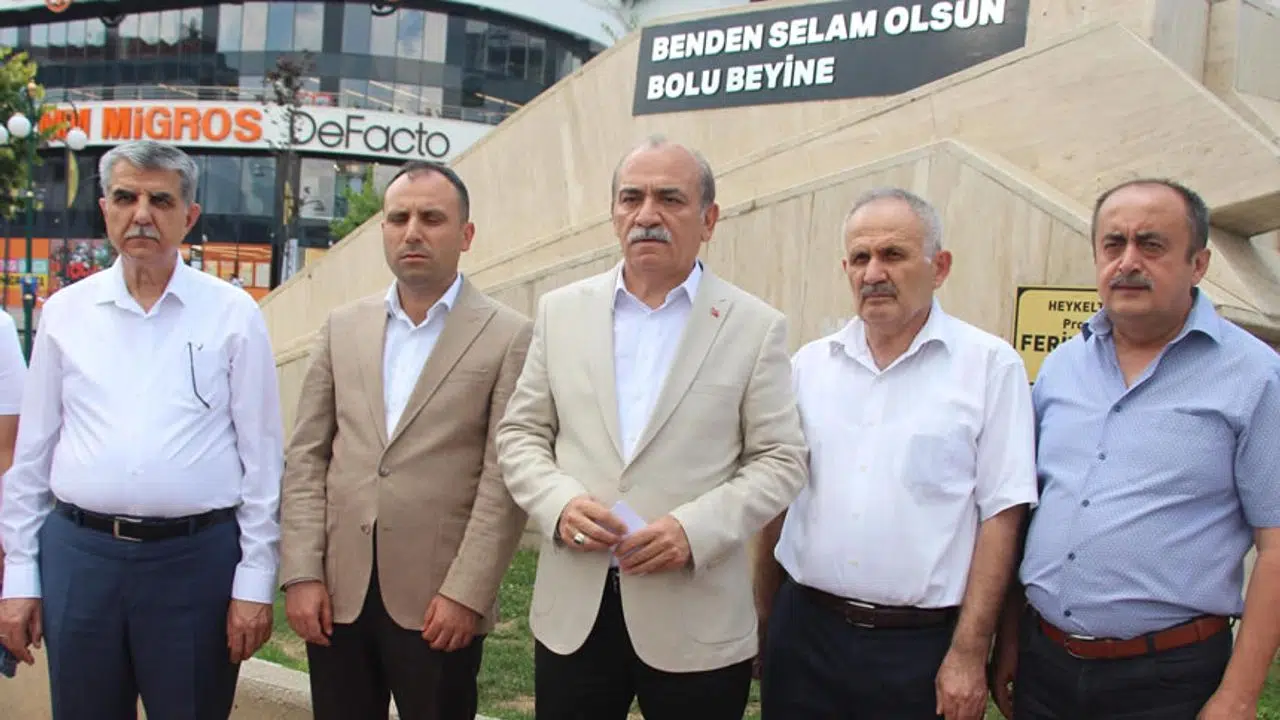 Memurların yürüyüşüne valilik engeli