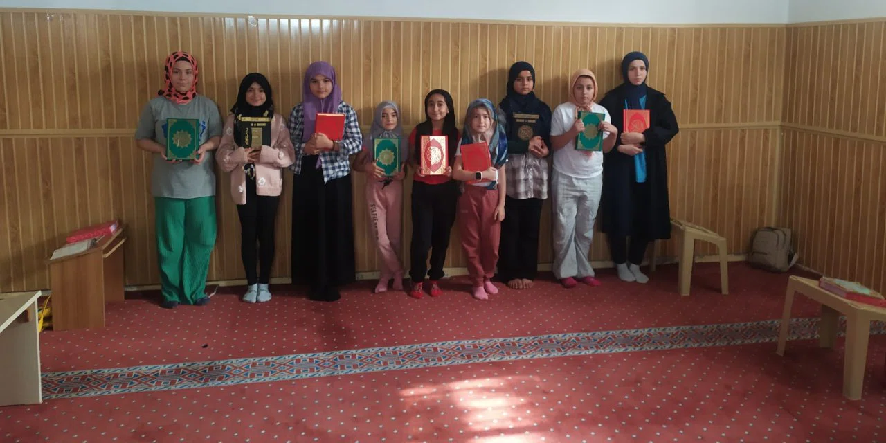 KONİAD, öğrencilerin yüzünü güldürdü