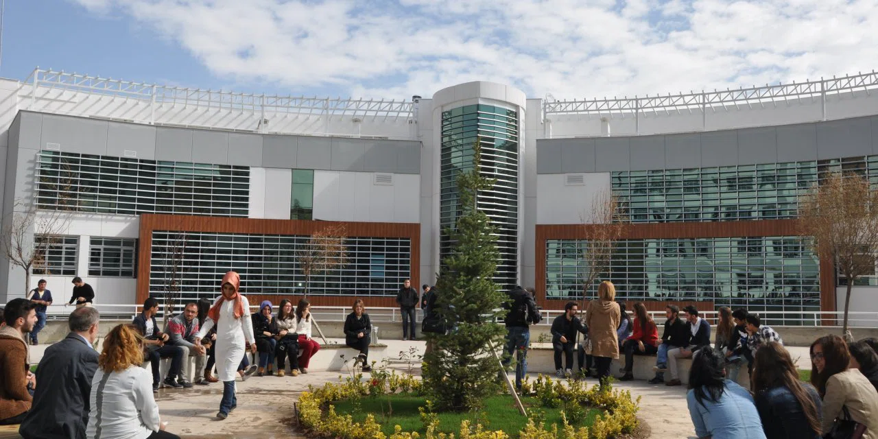 Konya'ya gelmek isteyen üniversite öğrencilerine fırsat! NEÜ'den rekor burs