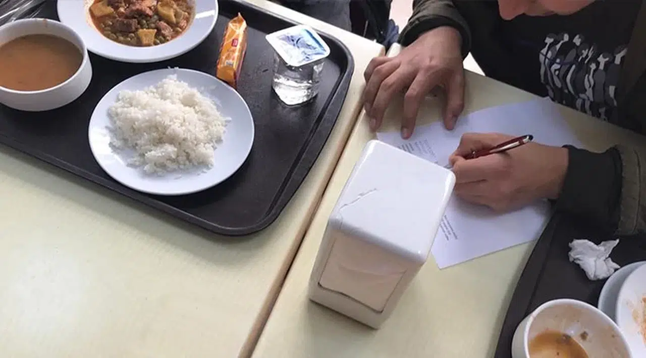 Konya'daki öğrenciler 4 çeşit yemeği 30 liraya yiyecek