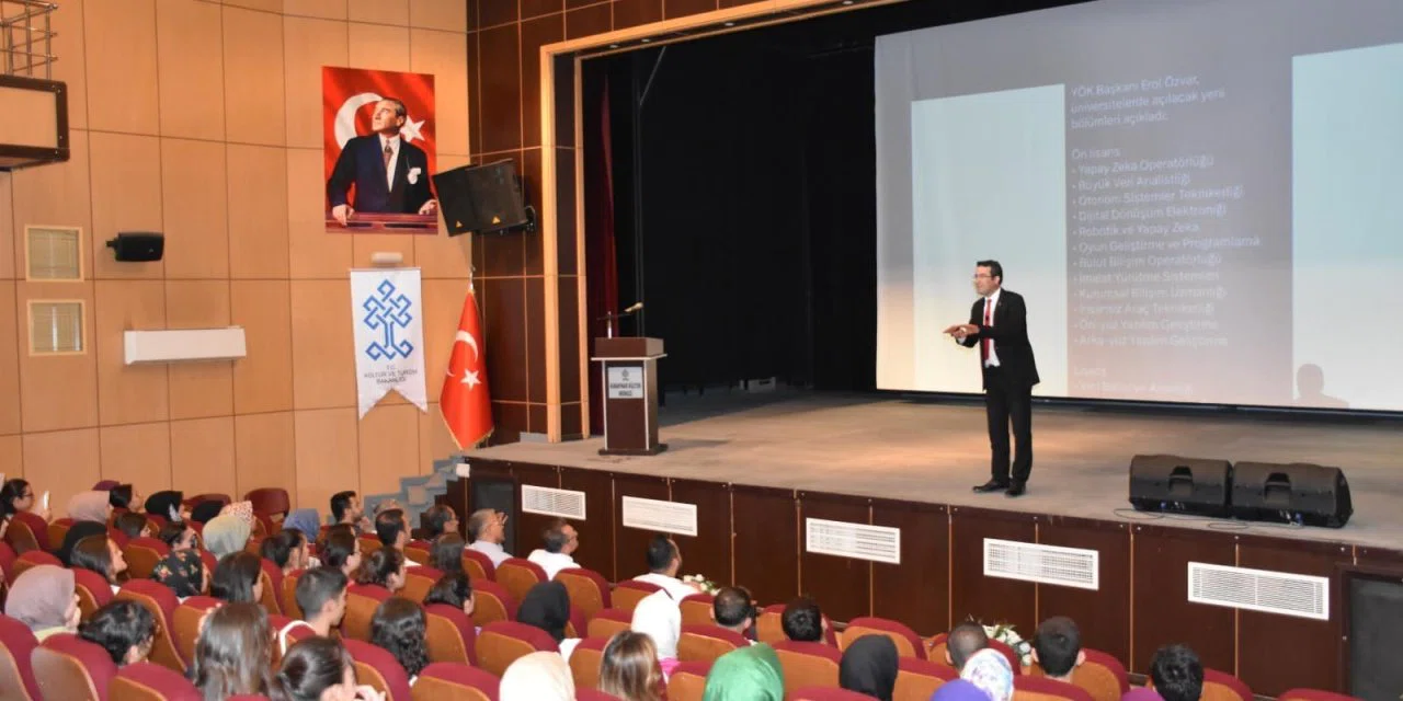 Karapınar’da "Tercih Geleceğinizi Aydınlatır” konferansı
